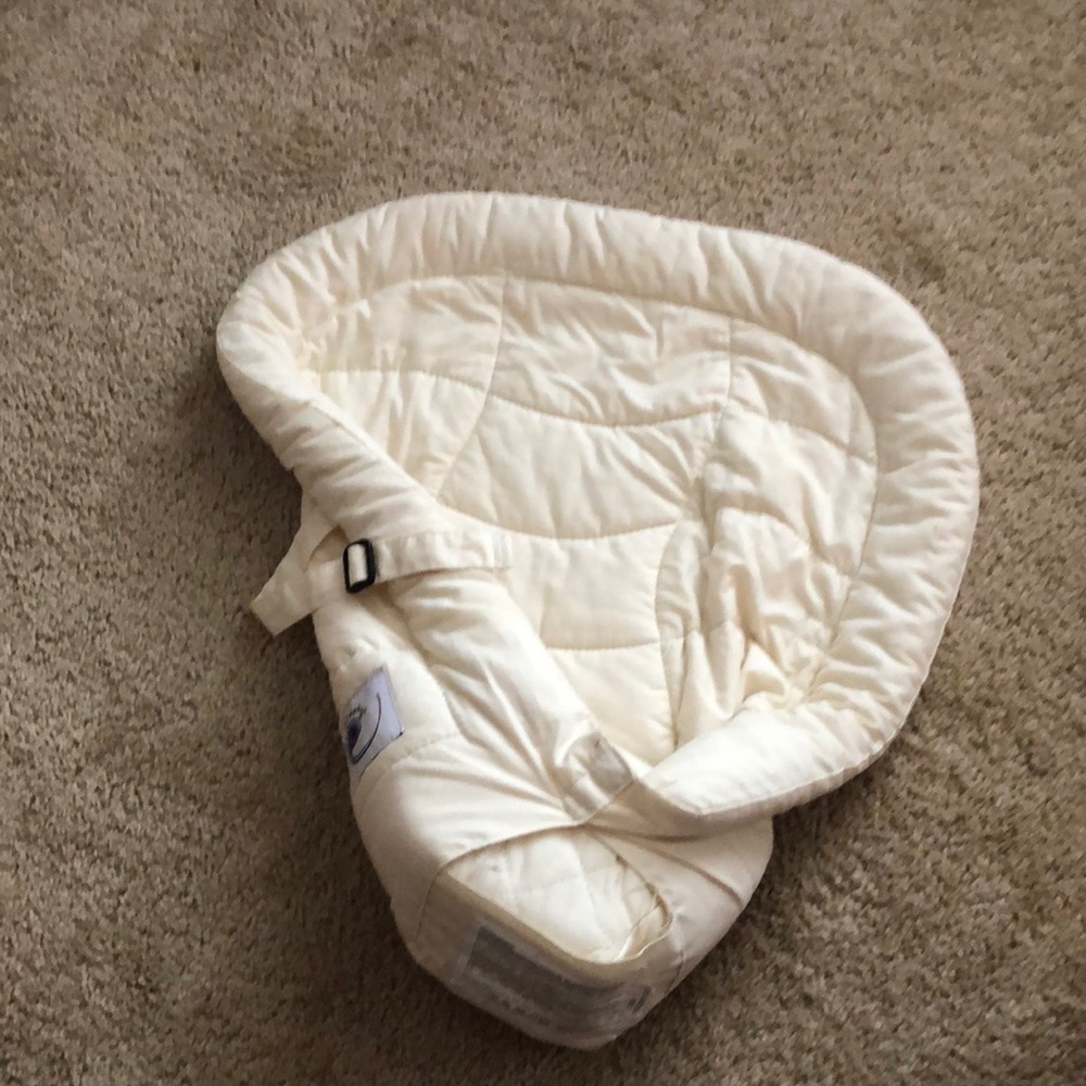 Baby ergo insert for infants